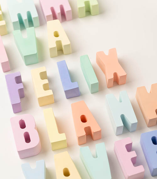 handgegossene Buchstaben Kunst von Elisa Russo